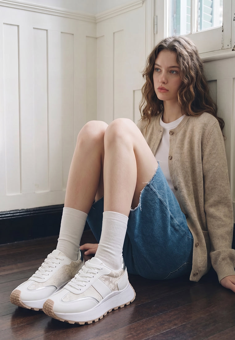 Squeaker Colorblocked Casual Sneakers
