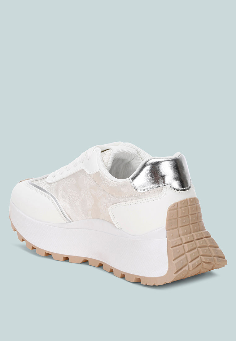 Squeaker Colorblocked Casual Sneakers